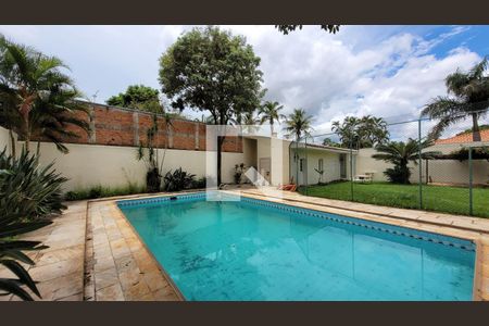 Casa à venda com 1411m², 10 quartos e 13 vagas Casa à venda com 1411m², 10 quartos e 13 vagasPiscina