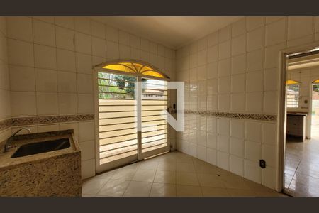 Casa à venda com 1411m², 10 quartos e 13 vagas Casa à venda com 1411m², 10 quartos e 13 vagasÁrea de Serviço