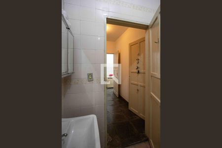 Casa à venda com 205m², 4 quartos e 2 vagasBanheiro de serviço