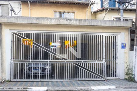 Casa à venda com 205m², 4 quartos e 2 vagasFachada