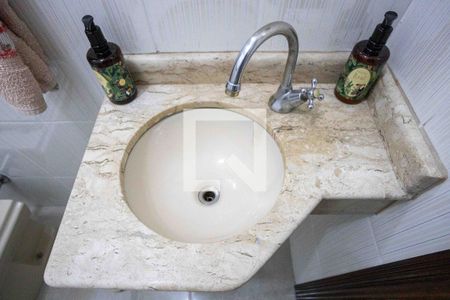 Casa à venda com 205m², 4 quartos e 2 vagasLavabo