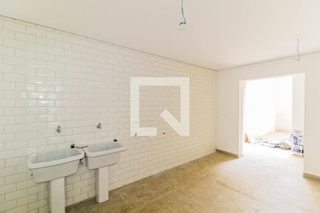 Casa de condomínio à venda com 845m², 4 quartos e 6 vagas Casa de condomínio à venda com 845m², 4 quartos e 6 vagasÁrea de Serviço