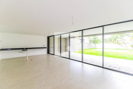 Casa de condomínio à venda com 845m², 4 quartos e 6 vagas Casa de condomínio à venda com 845m², 4 quartos e 6 vagasCozinha