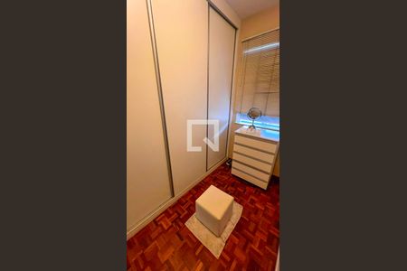 Apartamento à venda com 145m², 3 quartos e 1 vaga Apartamento à venda com 145m², 3 quartos e 1 vagaCloset