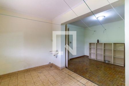 Casa à venda com 350m², 3 quartos e 3 vagasQuarto de Serviço