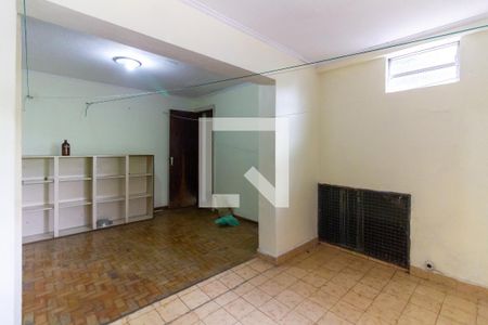 Casa à venda com 350m², 3 quartos e 3 vagasQuarto de Serviço