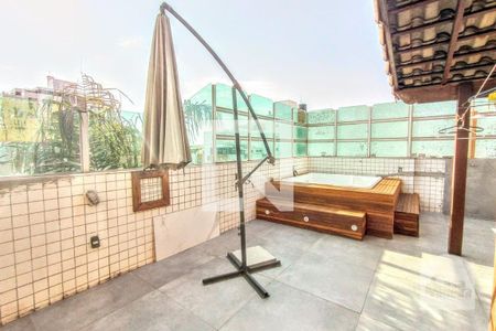 Apartamento à venda com 192m², 3 quartos e 2 vagas Apartamento à venda com 192m², 3 quartos e 2 vagasTerraço