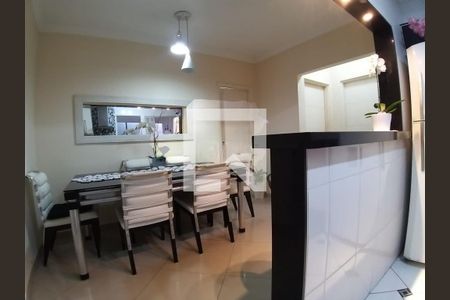 Casa à venda com 136m², 4 quartos e 4 vagas
