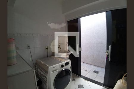 Casa à venda com 136m², 4 quartos e 4 vagas
