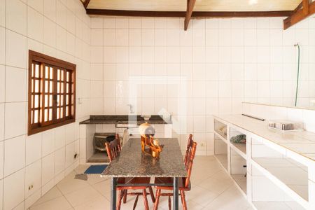 Casa à venda com 393m², 3 quartos e 3 vagasCozinha - Casa 2