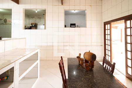 Casa à venda com 393m², 3 quartos e 3 vagasCozinha - Casa 2