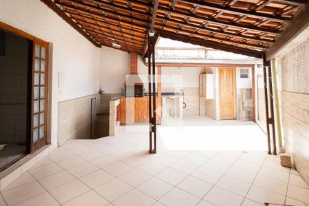 Casa à venda com 393m², 3 quartos e 3 vagasÁrea - Churrasqueira - Casa 2