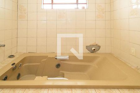 Casa à venda com 393m², 3 quartos e 3 vagasBanheiro - Suíte 