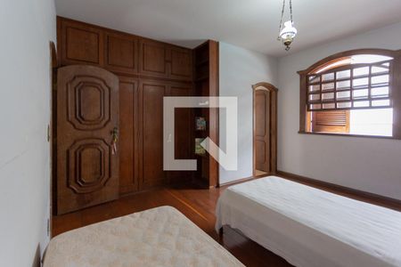 Casa à venda com 752m², 8 quartos e 5 vagas Casa à venda com 752m², 8 quartos e 5 vagasSuíte 2