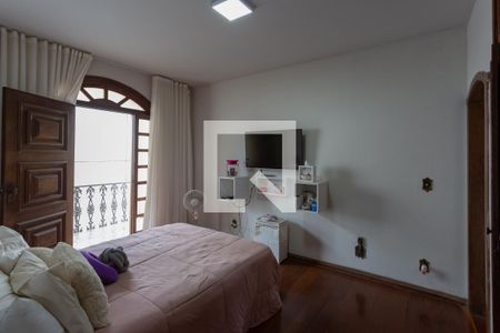 Casa à venda com 752m², 8 quartos e 5 vagas Casa à venda com 752m², 8 quartos e 5 vagasSuíte 3