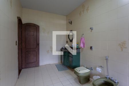 Casa à venda com 752m², 8 quartos e 5 vagas Casa à venda com 752m², 8 quartos e 5 vagasBanheiro