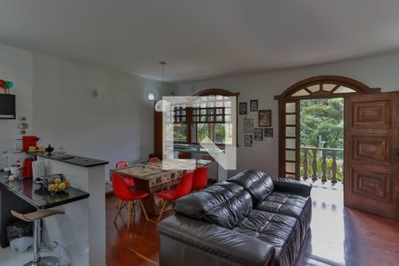 Casa à venda com 752m², 8 quartos e 5 vagas Casa à venda com 752m², 8 quartos e 5 vagasSala/Cozinha