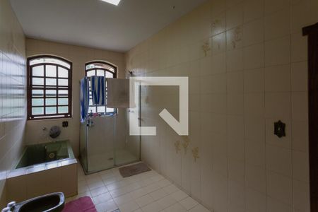Casa à venda com 752m², 8 quartos e 5 vagas Casa à venda com 752m², 8 quartos e 5 vagasBanheiro