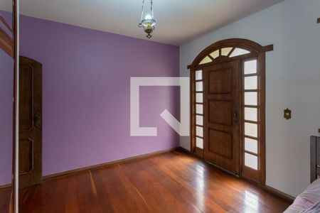 Casa à venda com 752m², 8 quartos e 5 vagas Casa à venda com 752m², 8 quartos e 5 vagasQuarto 2