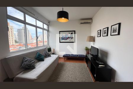 Sala de TV de apartamento para alugar com 1 quarto, 49m² em Pinheiros, São Paulo