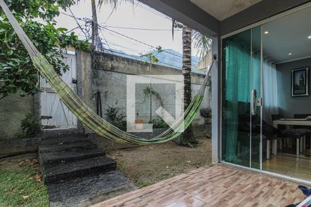 Casa à venda com 600m², 2 quartos e 3 vagas Casa à venda com 600m², 2 quartos e 3 vagasÁrea externa