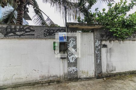 Casa à venda com 600m², 2 quartos e 3 vagas Casa à venda com 600m², 2 quartos e 3 vagasPlaca Quinto Andar