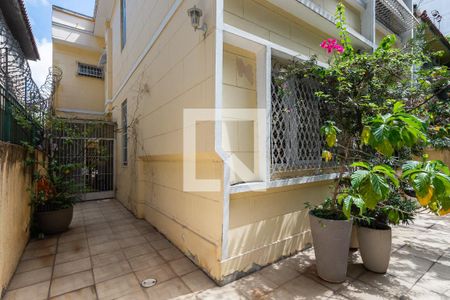 Casa à venda com 300m², 4 quartos e 2 vagasQuintal