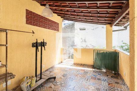 Casa à venda com 300m², 4 quartos e 2 vagasVaranda (segundo andar)