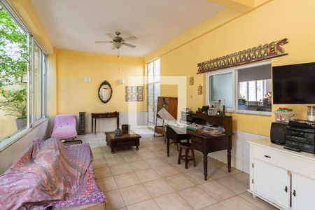 Casa à venda com 300m², 4 quartos e 2 vagasSala da área externa