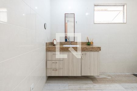 Casa à venda com 300m², 4 quartos e 2 vagasBanheiro