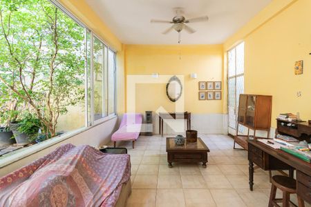 Casa à venda com 300m², 4 quartos e 2 vagasSala da área externa