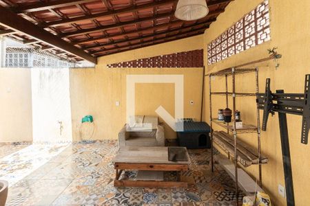 Casa à venda com 300m², 4 quartos e 2 vagasVaranda (segundo andar)