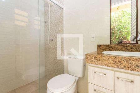 Casa à venda com 300m², 4 quartos e 2 vagasBanheiro Suíte 2 (área externa)