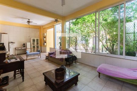 Casa à venda com 300m², 4 quartos e 2 vagasSala da área externa