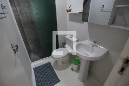 Banheiro de apartamento para alugar com 1 quarto, 36m² em Jacarepaguá, Rio de Janeiro