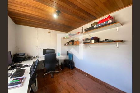 Casa à venda com 150m², 4 quartos e 1 vagaEscritório