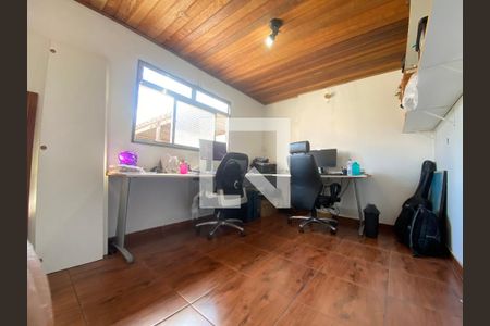 Casa à venda com 150m², 4 quartos e 1 vagaEscritório