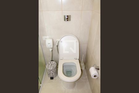 Casa à venda com 602m², 4 quartos e 9 vagasBanheiro da Suíte 2