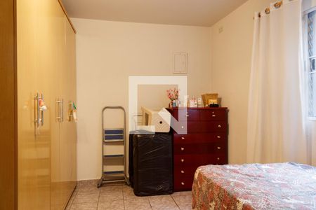 Casa à venda com 340m², 5 quartos e 2 vagas Casa à venda com 340m², 5 quartos e 2 vagasQuarto