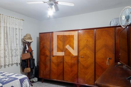 Casa à venda com 340m², 5 quartos e 2 vagas Casa à venda com 340m², 5 quartos e 2 vagasQuarto