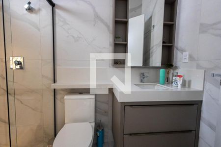 Casa de condomínio para alugar com 197m², 3 quartos e 4 vagas Casa de condomínio para alugar com 197m², 3 quartos e 4 vagasBanheiro da Suíte 2