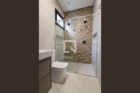 Casa de condomínio para alugar com 197m², 3 quartos e 4 vagas Casa de condomínio para alugar com 197m², 3 quartos e 4 vagasBanheiro da Suíte 3