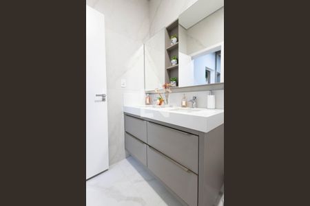 Casa de condomínio para alugar com 197m², 3 quartos e 4 vagas Casa de condomínio para alugar com 197m², 3 quartos e 4 vagasBanheiro da Suíte 3