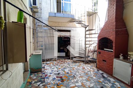 Casa à venda com 600m², 4 quartos e 1 vaga Casa à venda com 600m², 4 quartos e 1 vagaarea de serviço