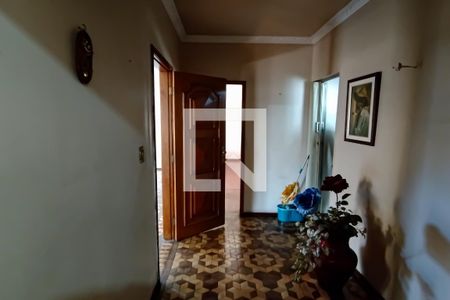 Casa à venda com 600m², 4 quartos e 1 vaga Casa à venda com 600m², 4 quartos e 1 vagahall - corredor