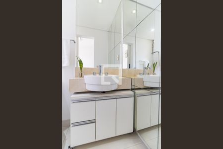 Apartamento para alugar com 262m², 2 quartos e 2 vagas Apartamento para alugar com 262m², 2 quartos e 2 vagasBanheiro da Suíte 2