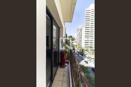 Apartamento para alugar com 262m², 2 quartos e 2 vagas Apartamento para alugar com 262m², 2 quartos e 2 vagasVaranda da Sala