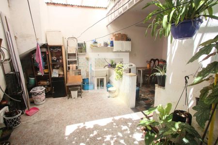 Casa à venda com 86m², 2 quartos e sem vagaQuintal