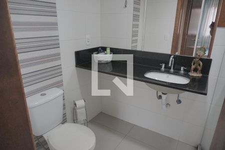 Casa de condomínio à venda com 169m², 3 quartos e 3 vagasBanheiro