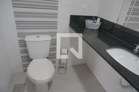 Casa de condomínio à venda com 169m², 3 quartos e 3 vagasBanheiro